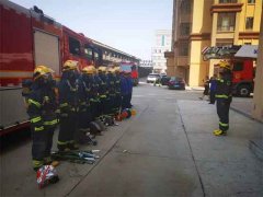 哈尔滨消防开展城镇高层住宅小区灭火救援实战演练